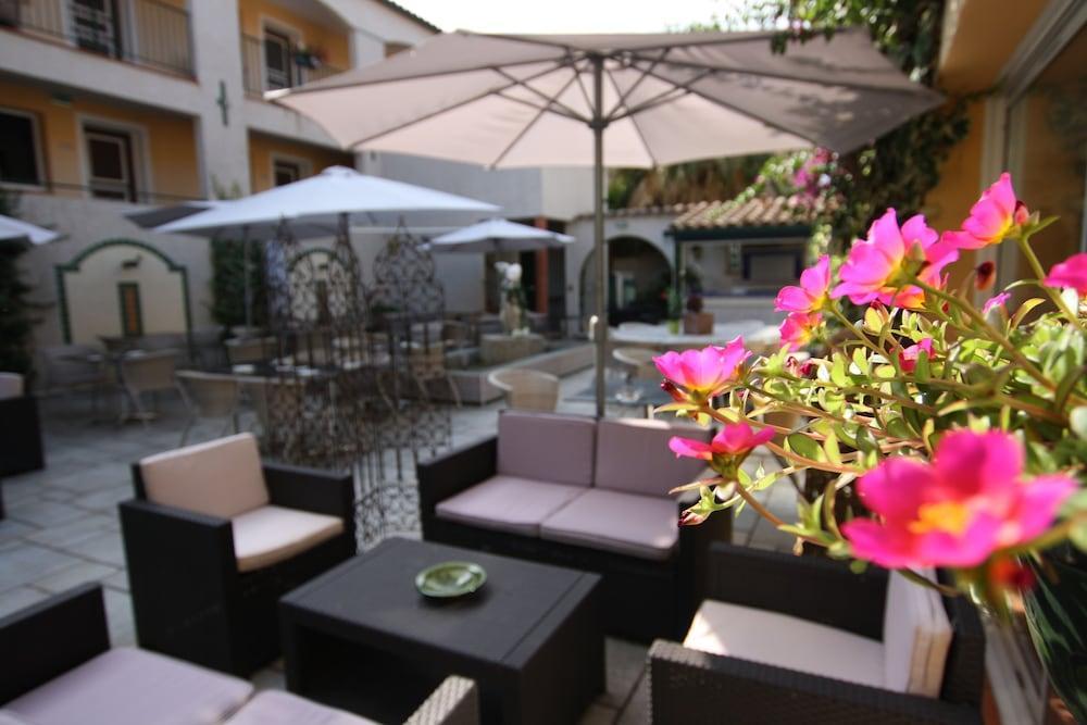 Logis Hotel Les II Mas - Perpignan Sud Cabestany Εξωτερικό φωτογραφία