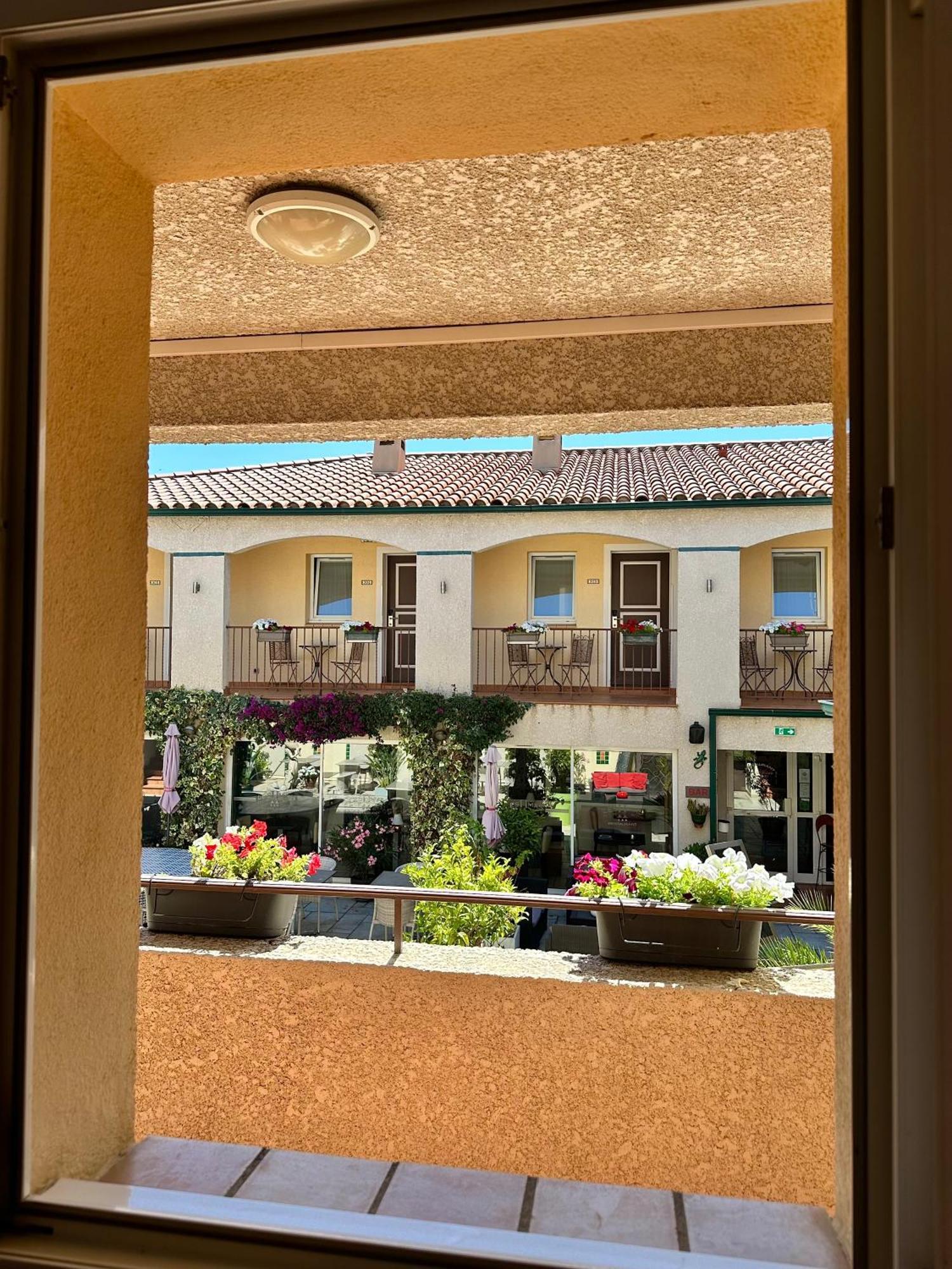 Logis Hotel Les II Mas - Perpignan Sud Cabestany Εξωτερικό φωτογραφία